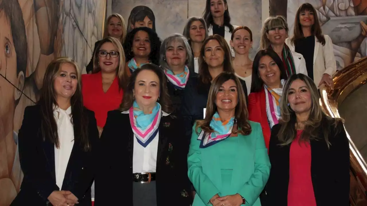 Yasmín Esquivel recibe un reconocimiento de organizaciones internacionales por su impulso a las mujeres