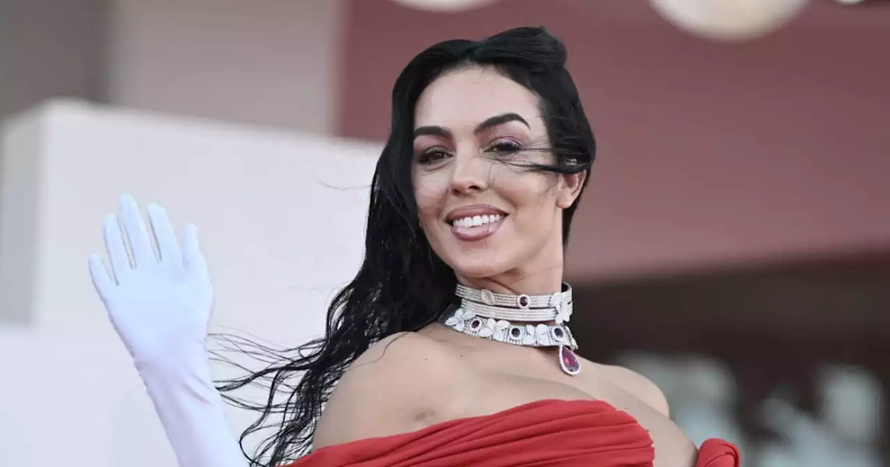 Georgina Rodríguez comparada con 'Mujer Bonita' por su sensual vestido