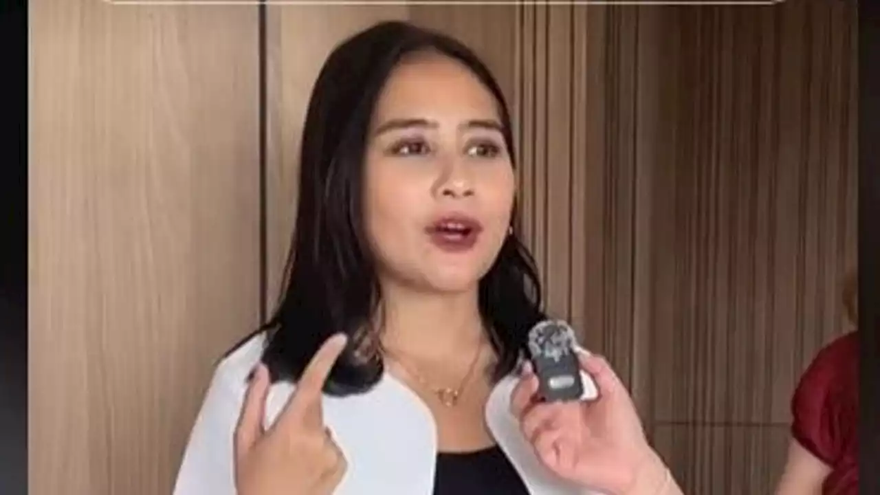 Prilly Latuconsina Ungkap Harga Produk Makeup Hariannya, dari Tabir Surya sampai Lipstik