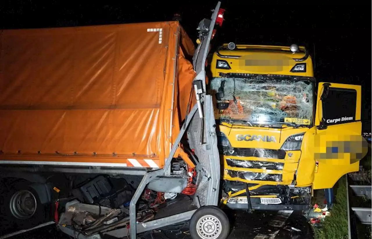 Stau im Berufsverkehr nach Unfall auf der A3 bei Altdorf - Bergungsarbeiten laufen