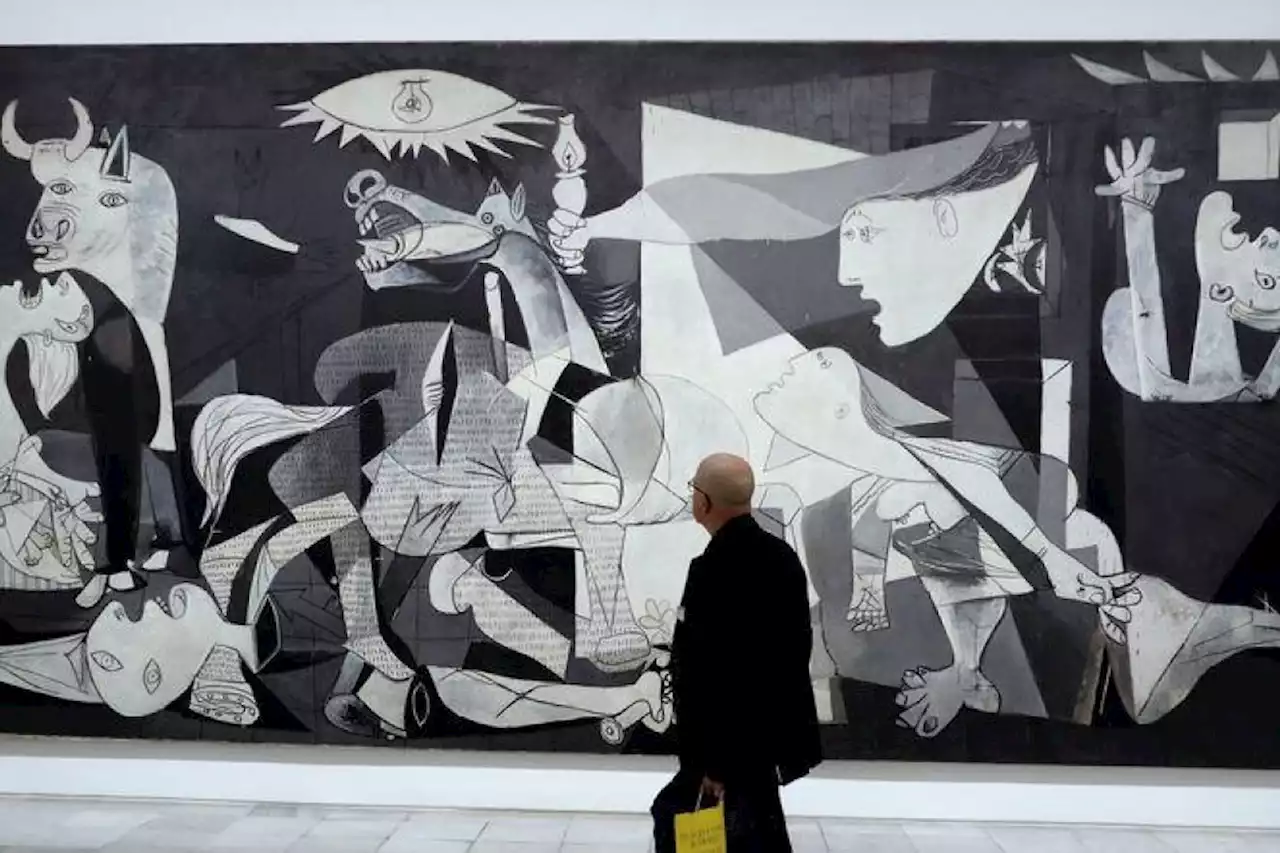 El Museo Reina Sofía ya permite hacer fotos al 'Guernica'