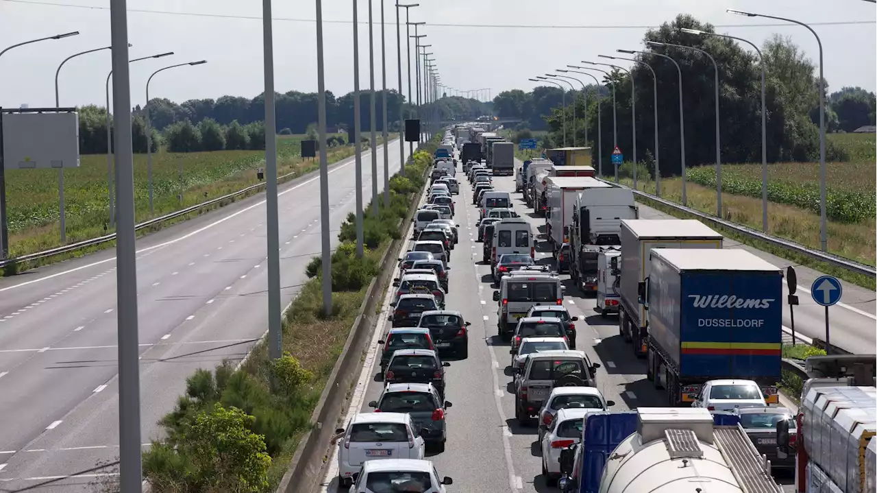 Les voies sont dégagées E40 suite un accident impliquant 10 véhicules à hauteur de Milmort