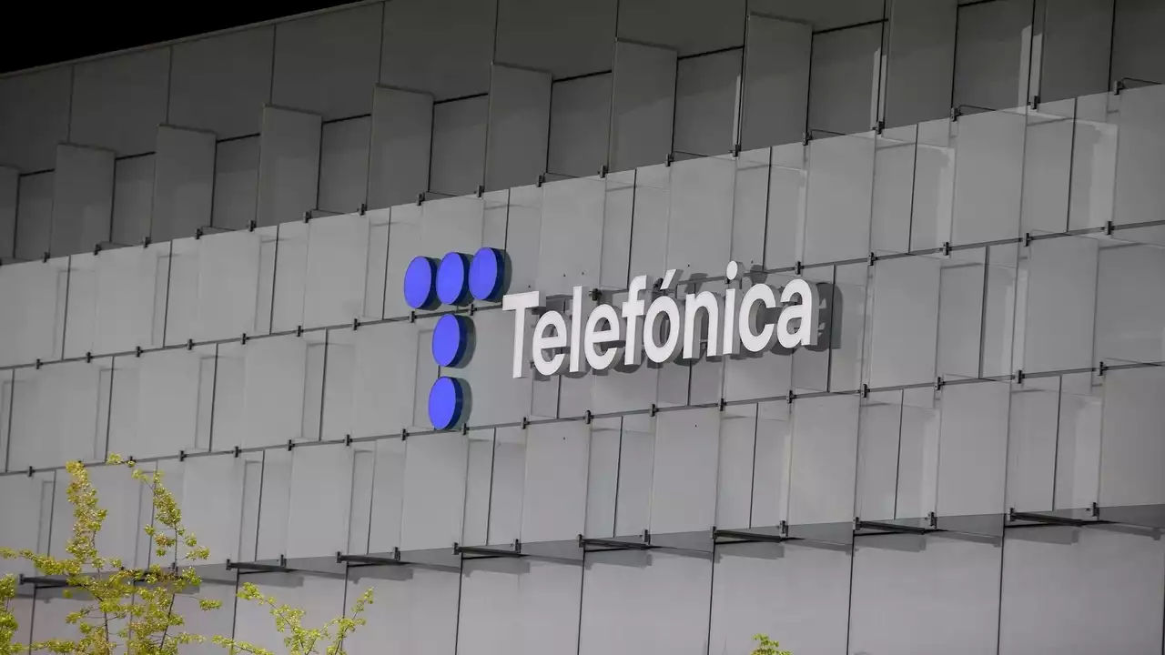 Telefónica sube un 3% en Bolsa tras la entrada del grupo saudí STC en la compañía