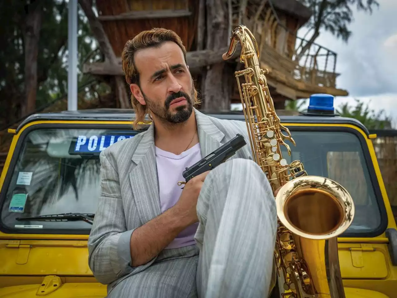 Jonathan Cohen, flic et chanteur en roue libre dans « Sentinelle », sur Prime Video ce vendredi