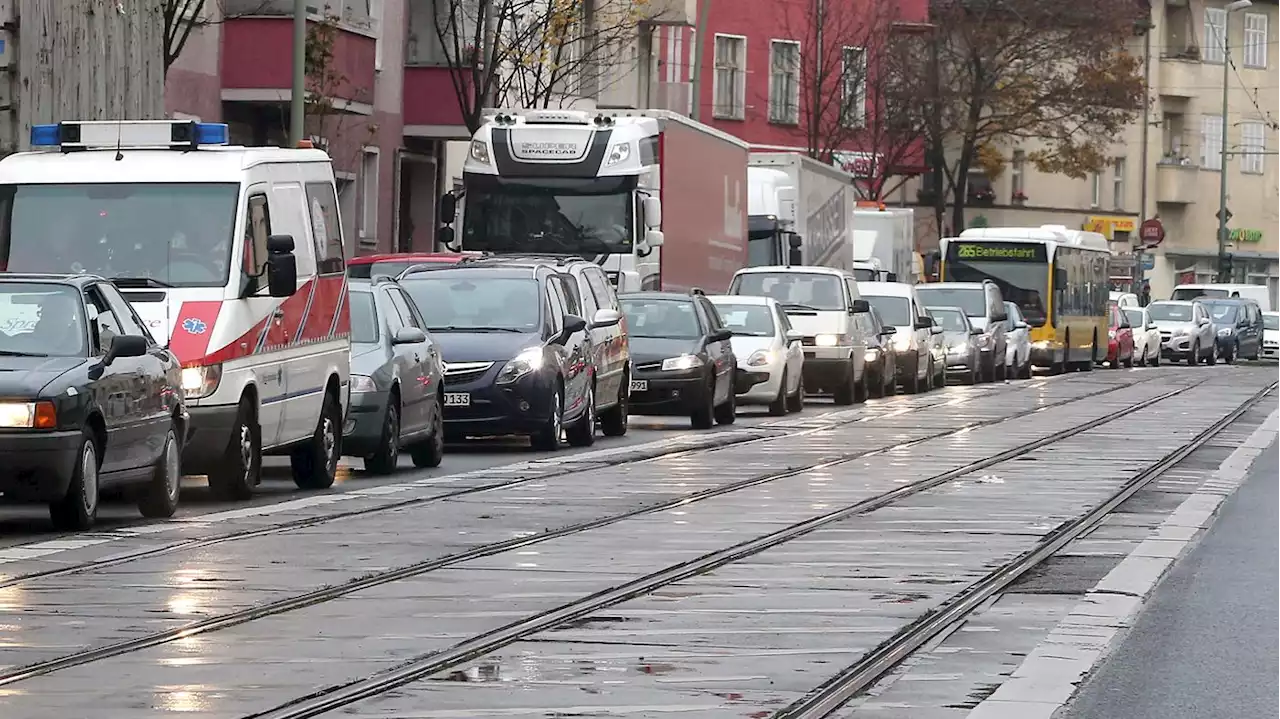 Verkehrschaos im Berliner Südosten: Baustellen haben Dauerstaus zur Folge