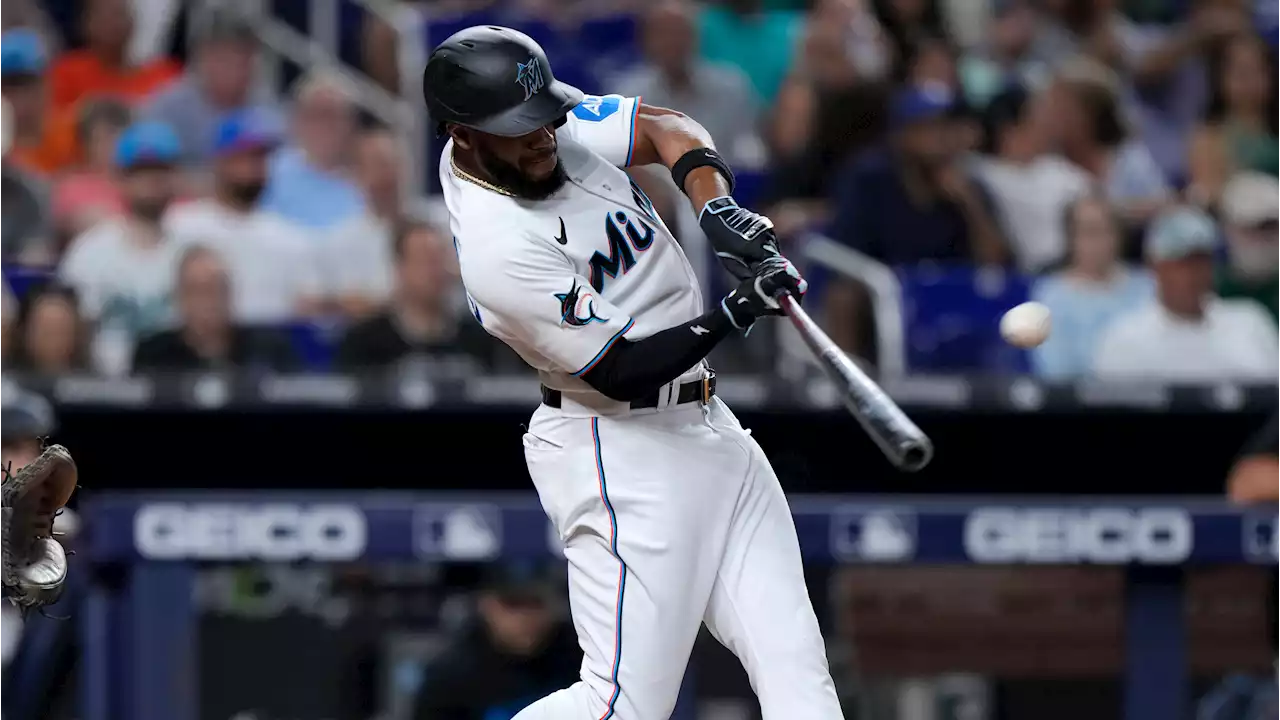 Bryan De La Cruz hits two-run homer in 8th in Miami Marlins victory over Los Angeles Dodgers