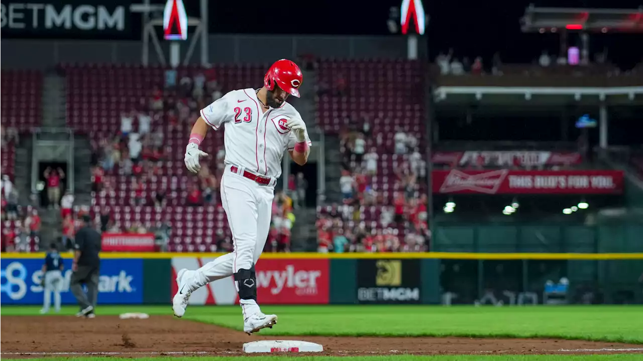 Nick Martini's 3-run shot, Christian Encarnación-Strand's RBI single lift Reds over Mariners