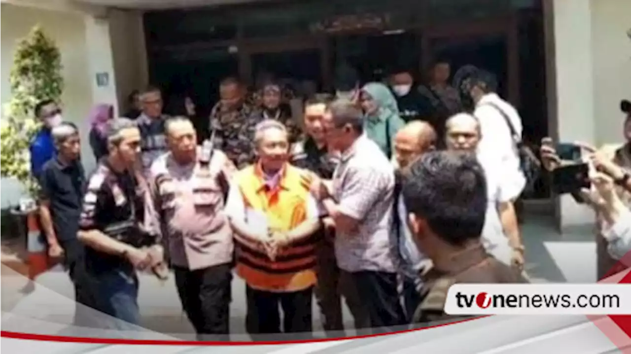 Wali Kota Bandung Nonaktif Yana Mulyana Didakwa Terima Suap Rp400 Juta