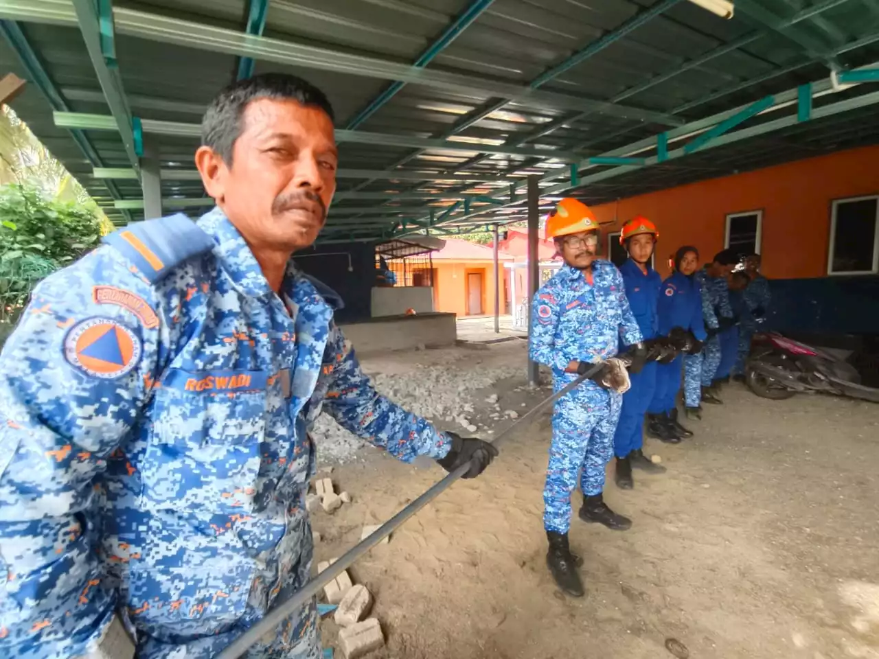 APM tangkap ular sawa 100 kg ceroboh kebun durian