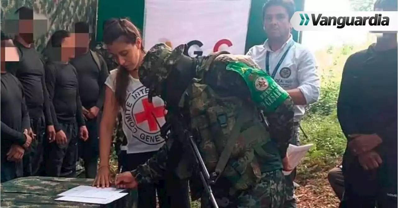 Clan del Golfo liberó a cinco presuntos combatientes del Eln que mantenía bajo su poder