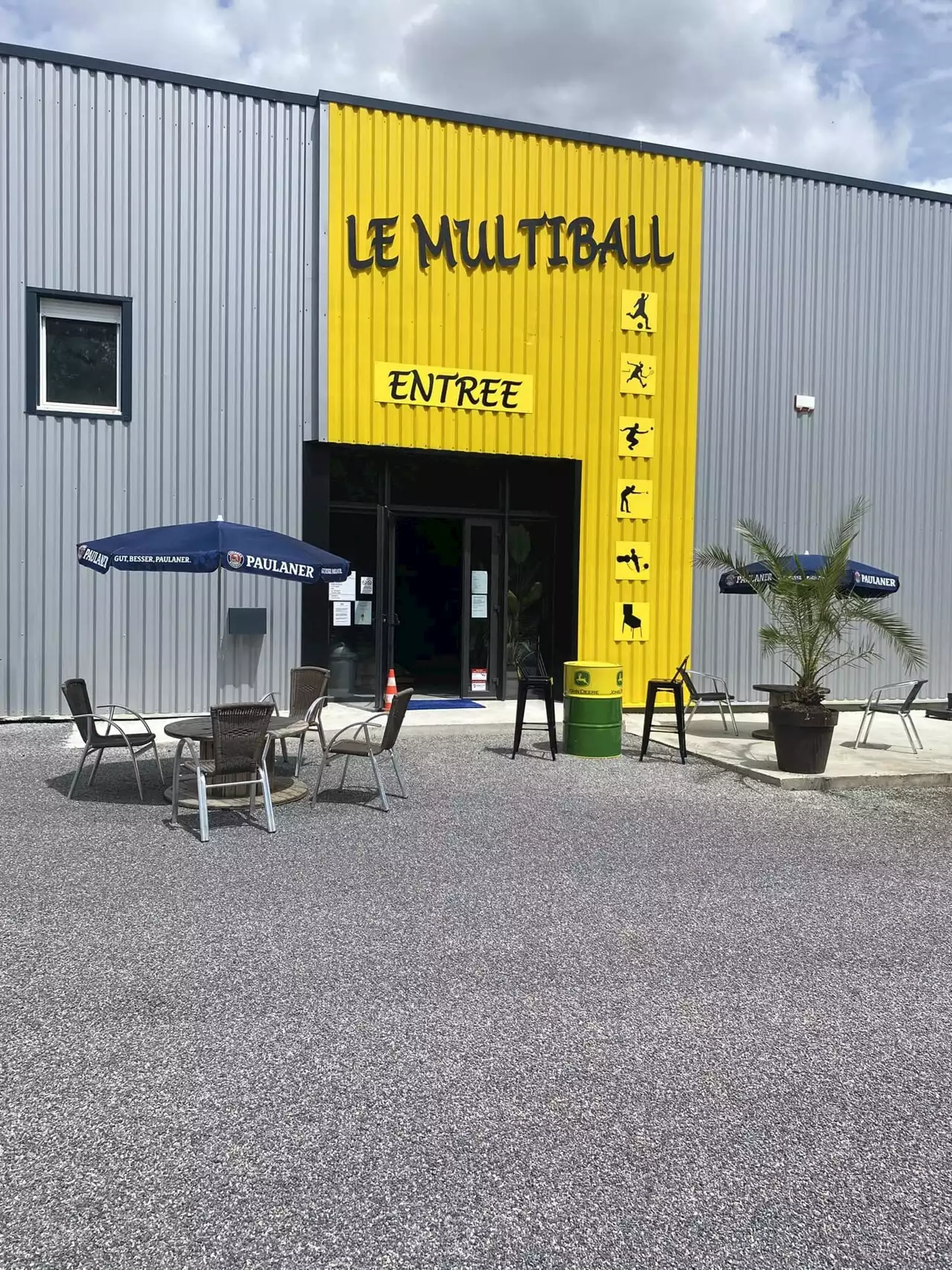 Près de Châteaubriant : le gardien du FC Nantes inaugure un complexe sportif