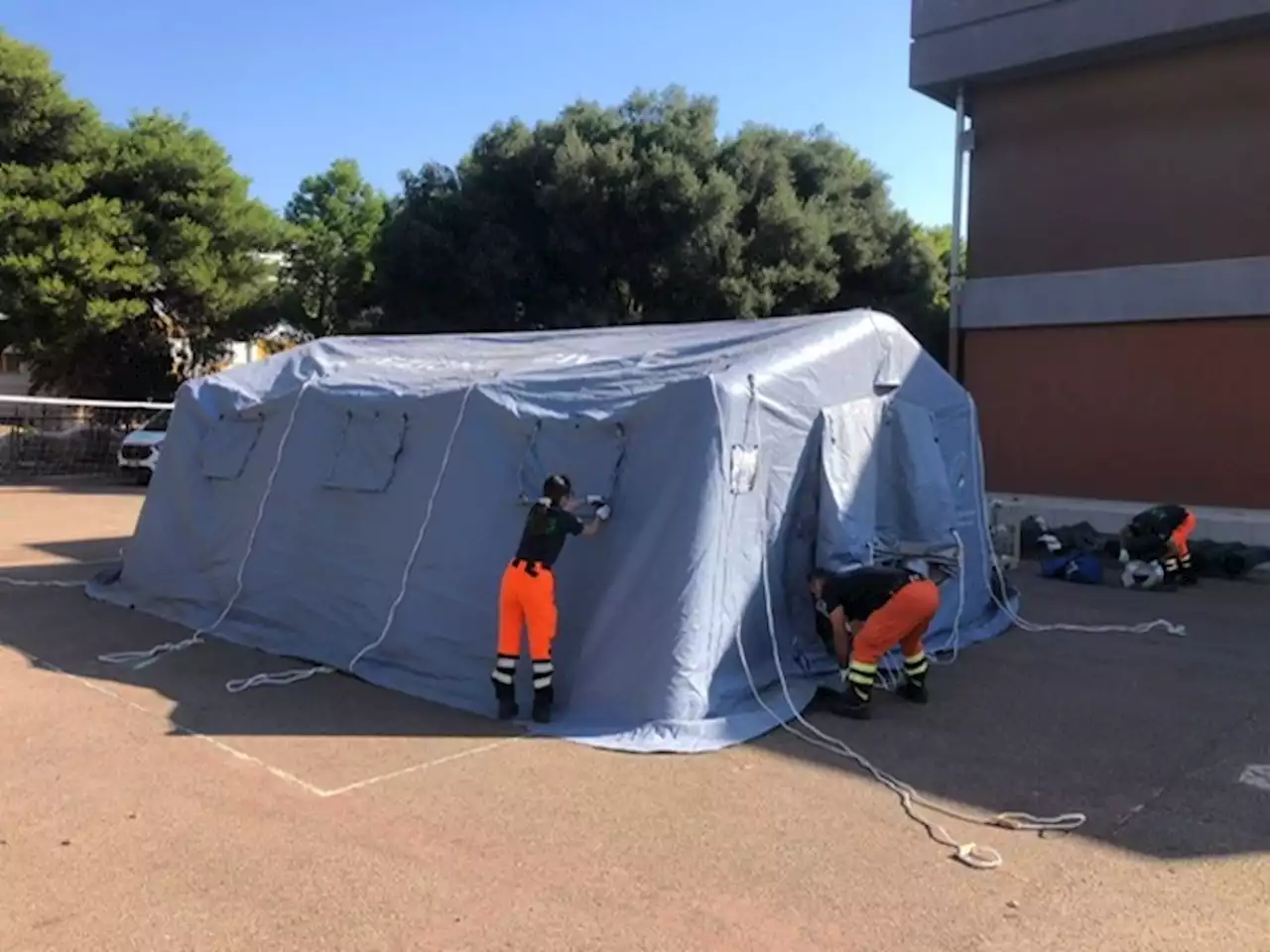 Aule inagibili, a Cagliari le lezioni cominciano in tenda - Notizie