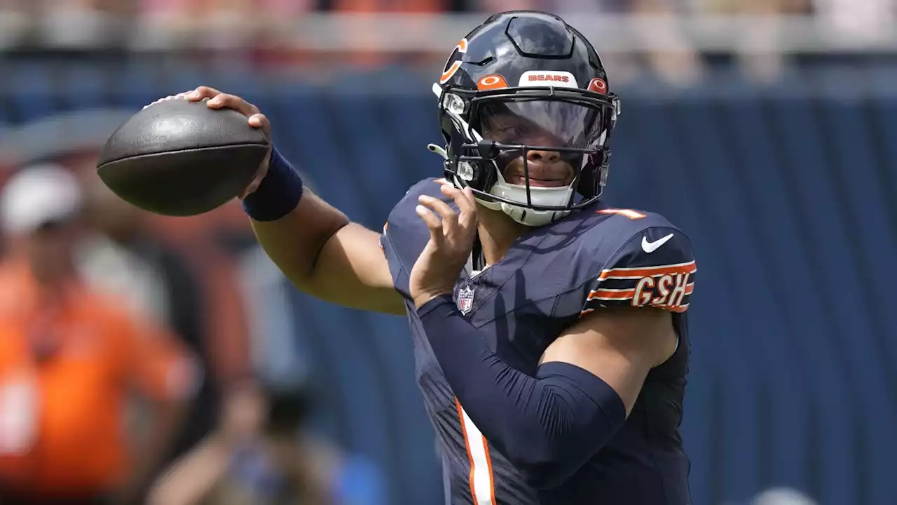 Justin Fields gets chance to show he can be the passer the Bears need, starting against Packers