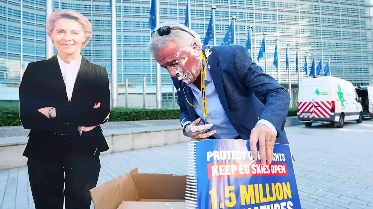 Ryanair boss Michael O’Leary takes pie to the face from environmental activists