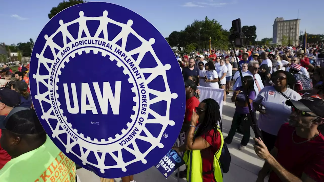 UAW makes contract counteroffer to Ford; Stellantis to make offer