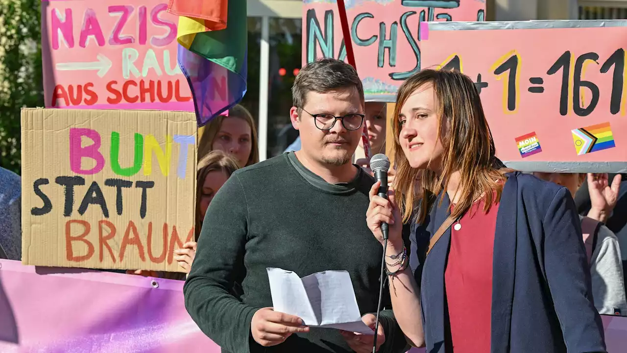 - Zahl der Rechtsextremismus-Vorfälle in Schulen mehr als verdoppelt