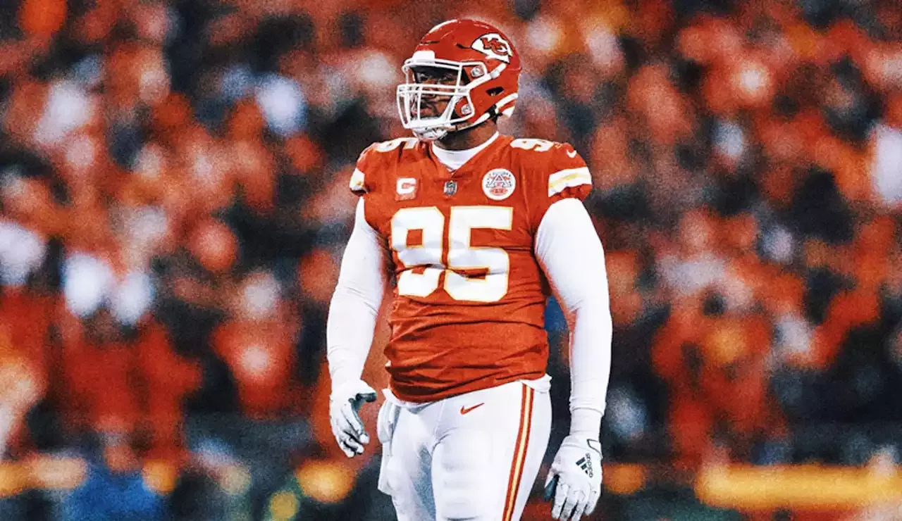 Chiefs All-Pro Chris Jones amid holdout as season approaches: 'I just want  a raise' – NewsNation