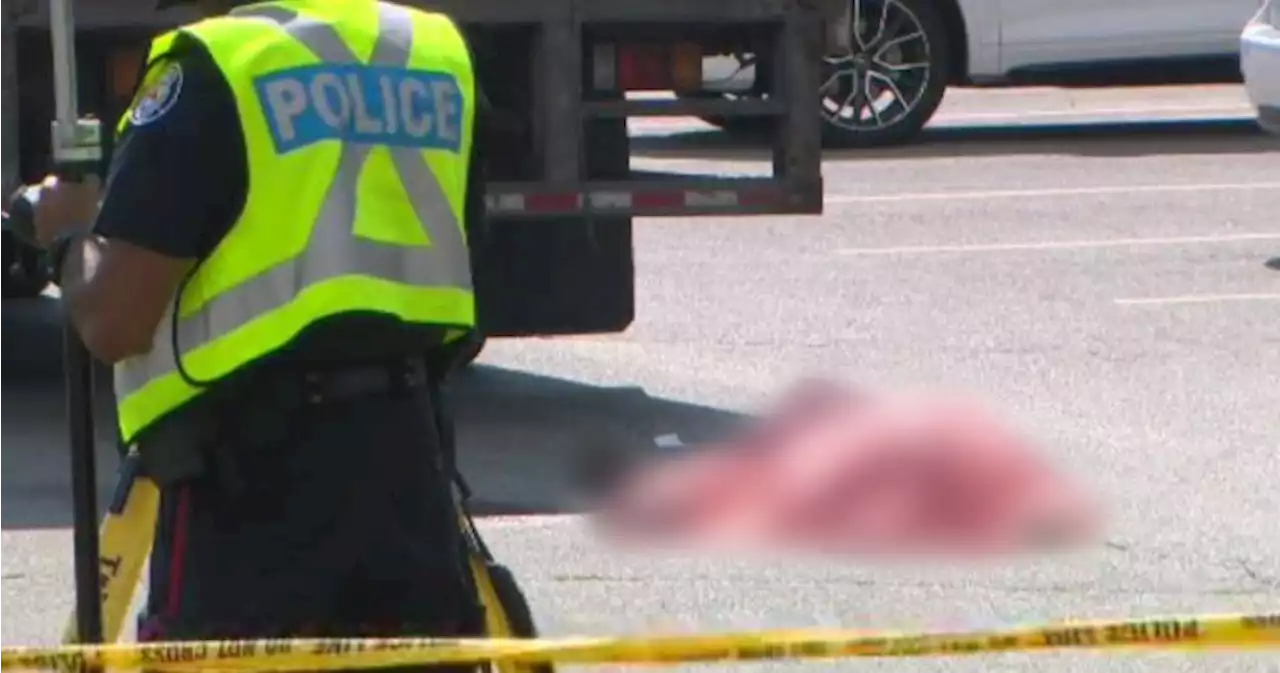 Man’s body lies in heat for hours in Toronto parking lot, coroner reviewing incident