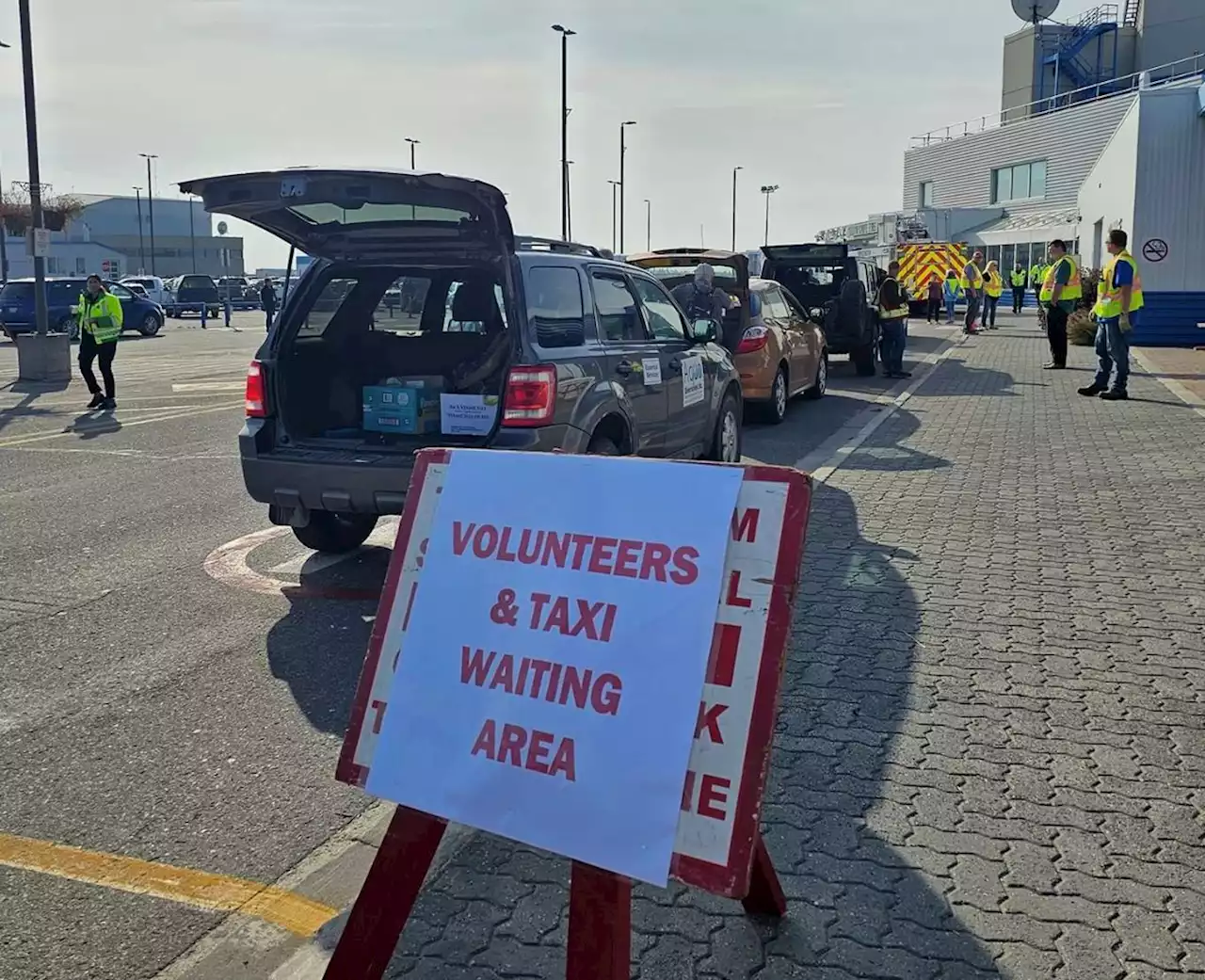 Yellowknife residents begin to return home after wildfires forced evacuation