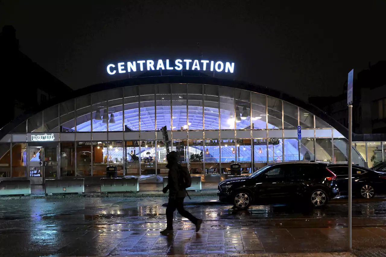 Pendeltågsstation utrymdes efter röklarm