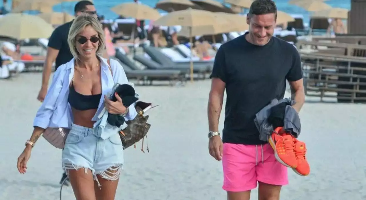 Totti festeggia Noemi ad Abu Dhabi: le vacanze infinite prima della nuova udienza con Ilary Blasi