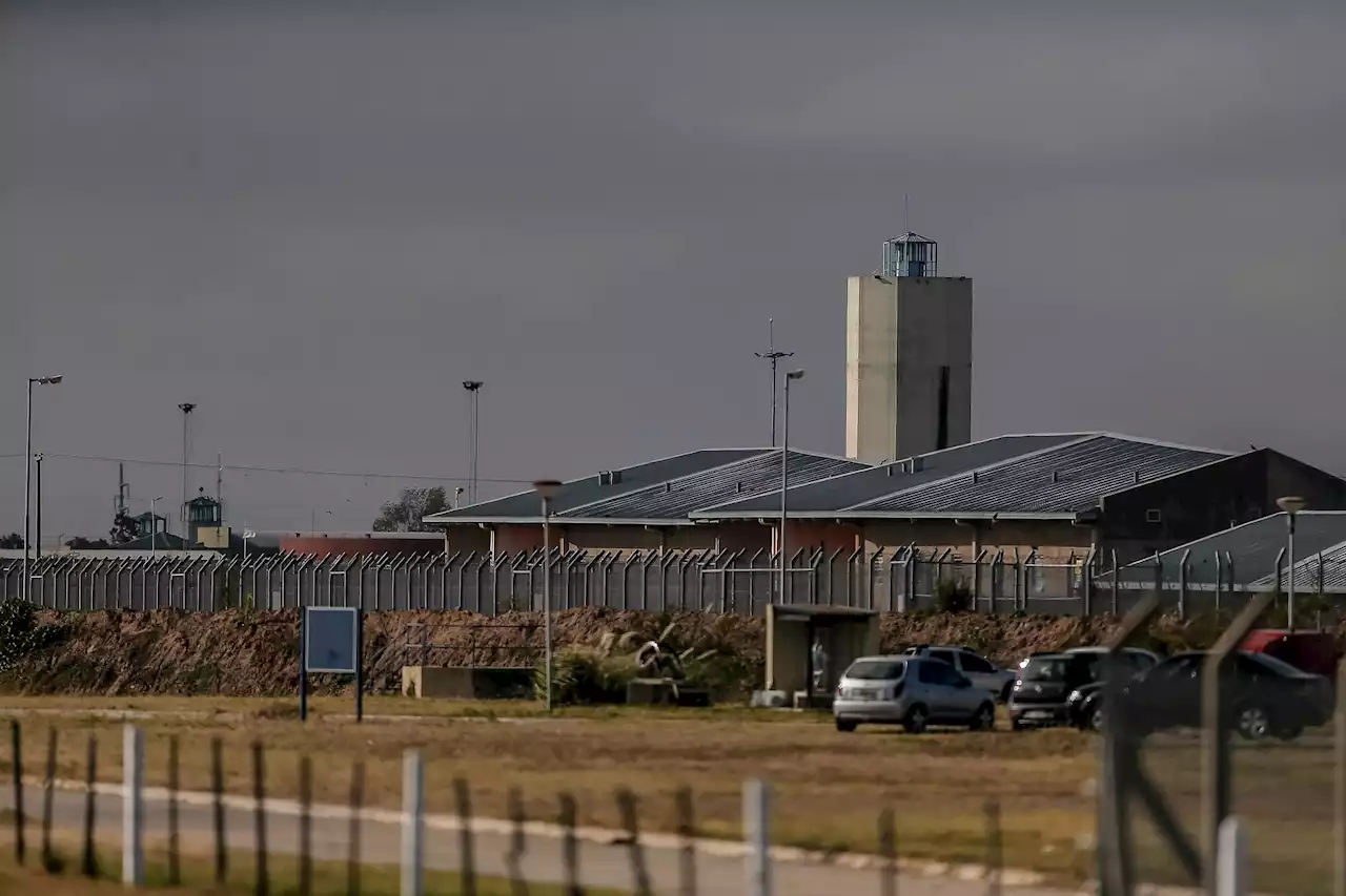 Escándalo en Córdoba. Detuvieron al subdirector de la cárcel de Bouwer por cobrarles a los presos para darles beneficios