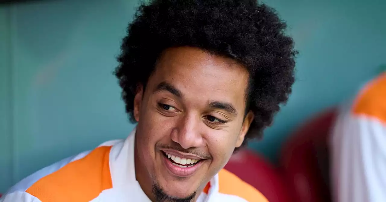 Leeds United news as Helder Costa departure could still happen