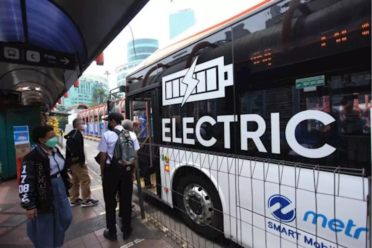 Elektrifikasi Bus TransJakarta Dilakukan Bertahap