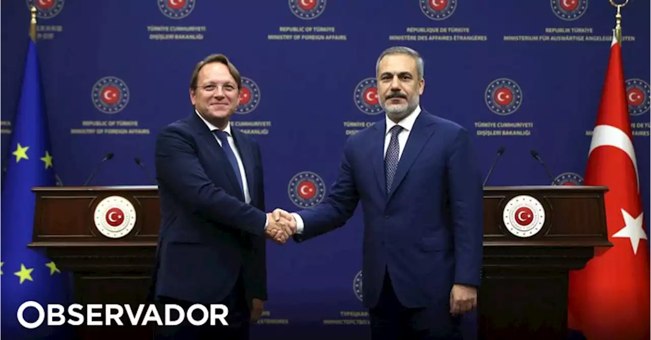 Turquia determinada em aderir à União Europeia pede medidas para avançar candidatura