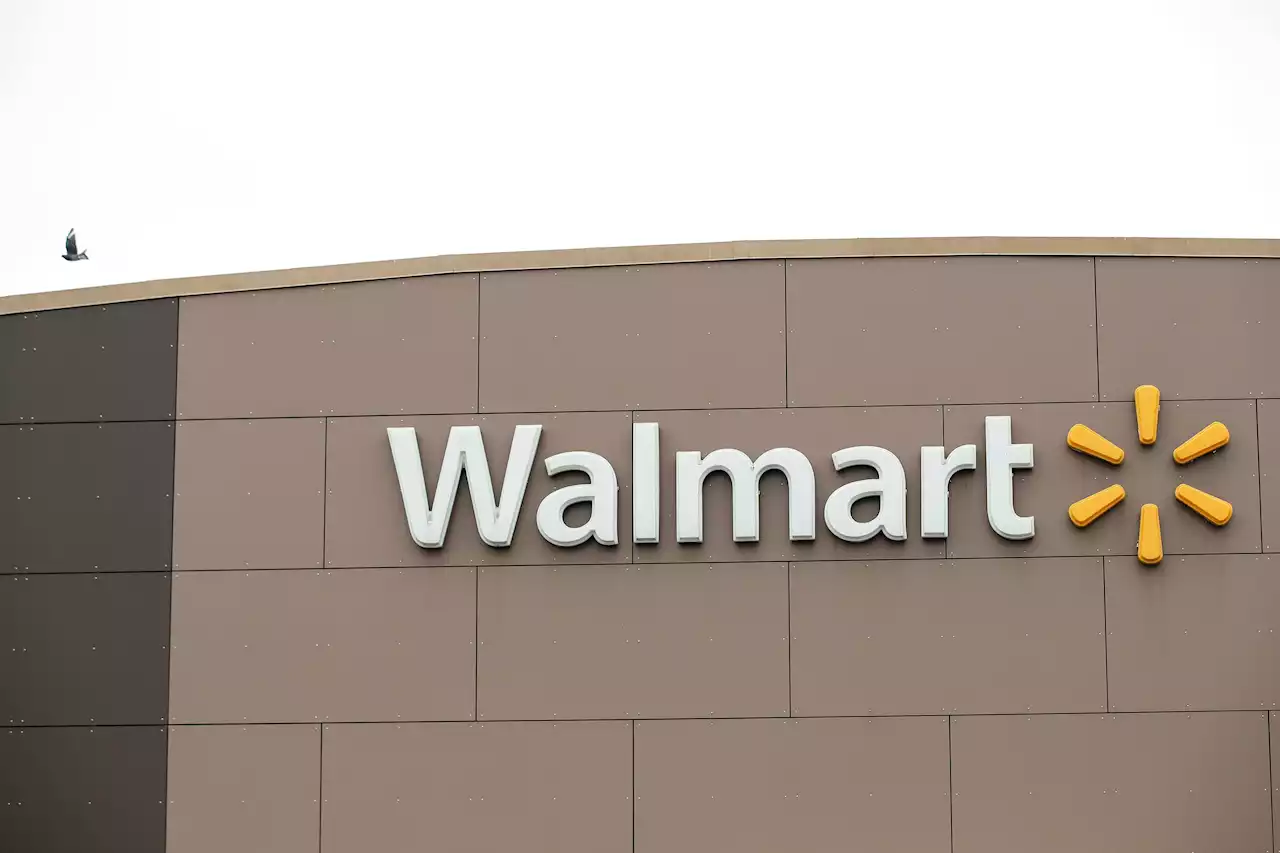 Walmart cuts starting pay for some new hires