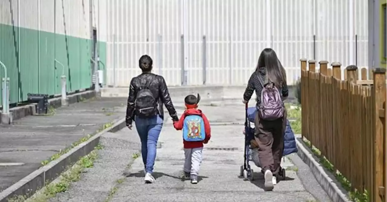 Sicurezza, finirà in carcere chi non manda i figli a scuola