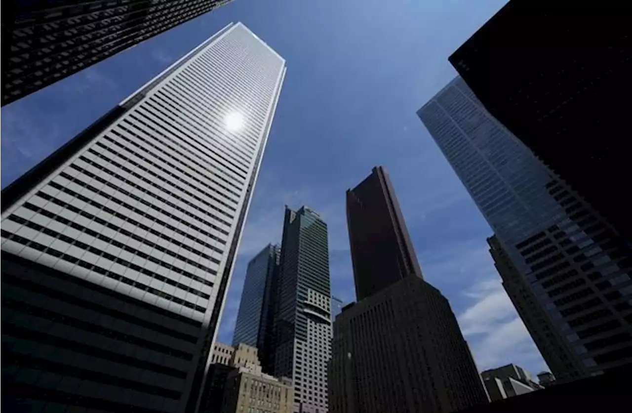 S&P/TSX composite moves almost 100 points lower Thursday, U.S. stock markets mixed
