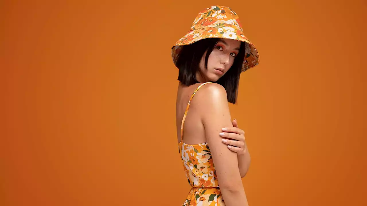 Bucket Hat: Diese Modelle liegen 2023 im Trend