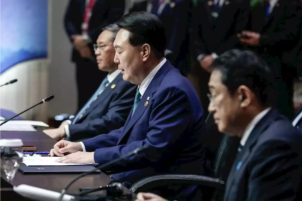 Japan, China leaders air differences over Fukushima at Asean