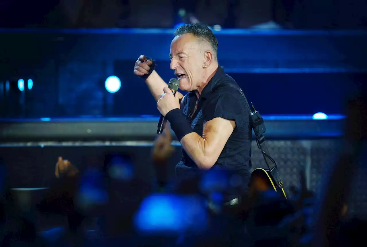 Le chanteur Bruce Springsteen reporte ses concerts à cause d’un ulcère