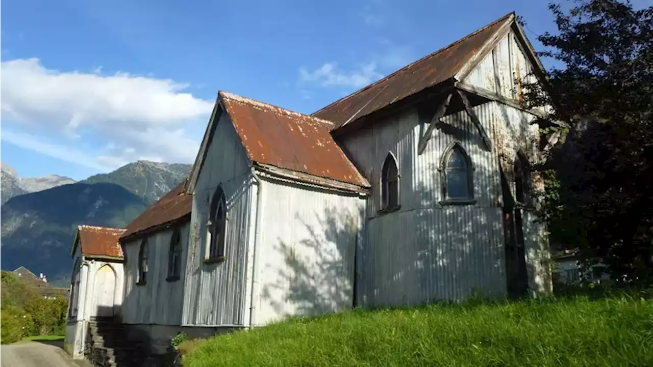 Die erstaunliche Reise einer englischen Kirche nach Roveredo