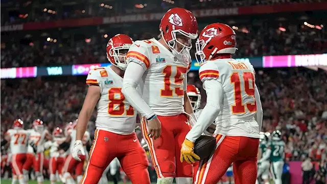 Chiefs rue dropped passes, penalties in sloppy season-opening loss