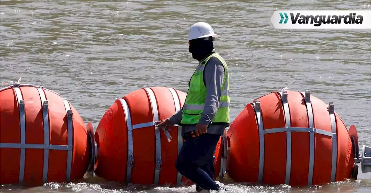 Juez ordena a Texas (EE.UU.) retirar la barrera de boyas en la frontera con México