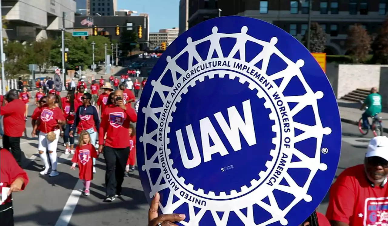 UAW delivers offer to Ford a week before strike deadline