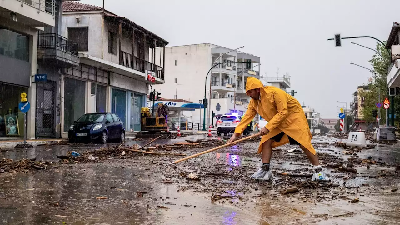 Griechenland-Unwetter: Bürgermeister rastet auf offener Straße aus