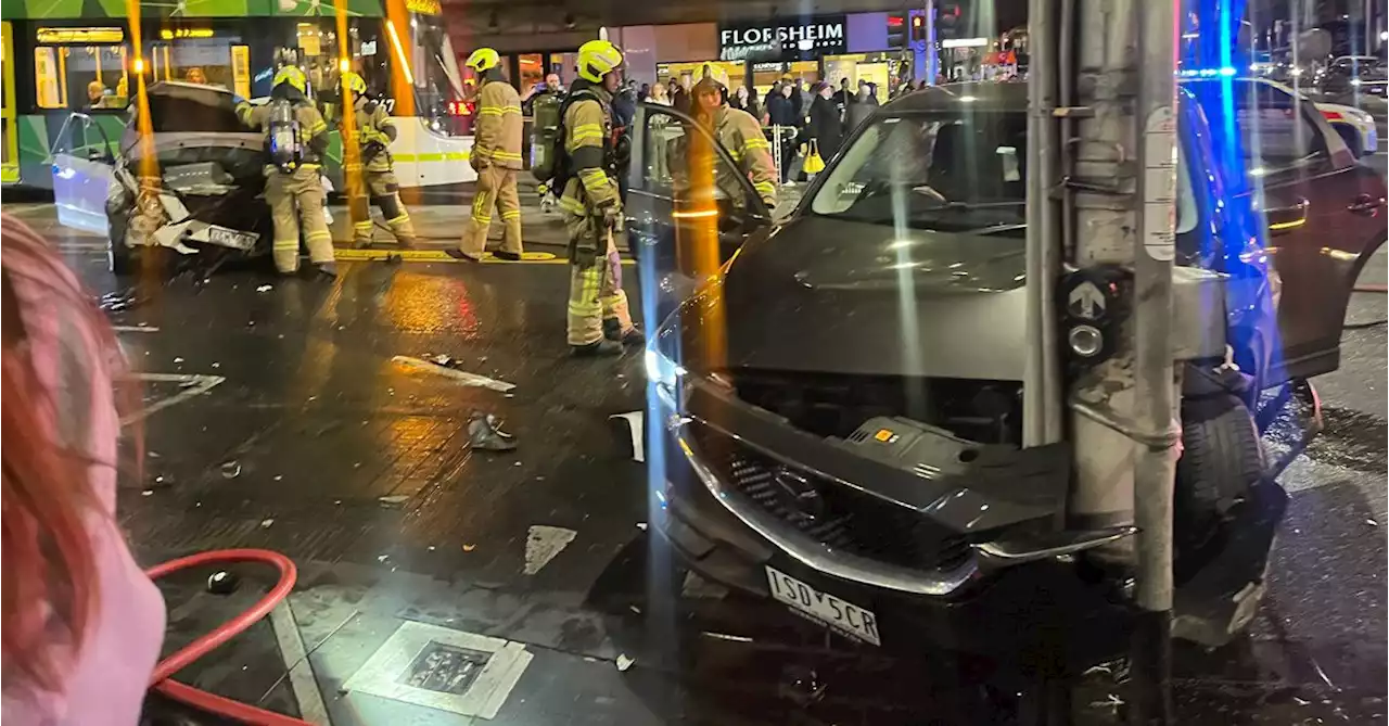 Car crashes into pedestrians in Melbourne's CBD