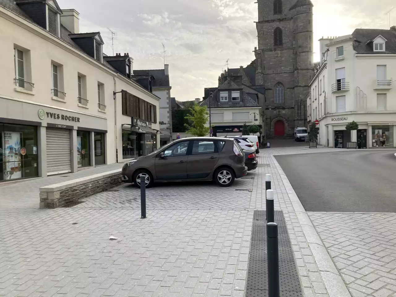 Marché du dimanche à Ploërmel : un nouveau lieu pour les commerçants ambulants