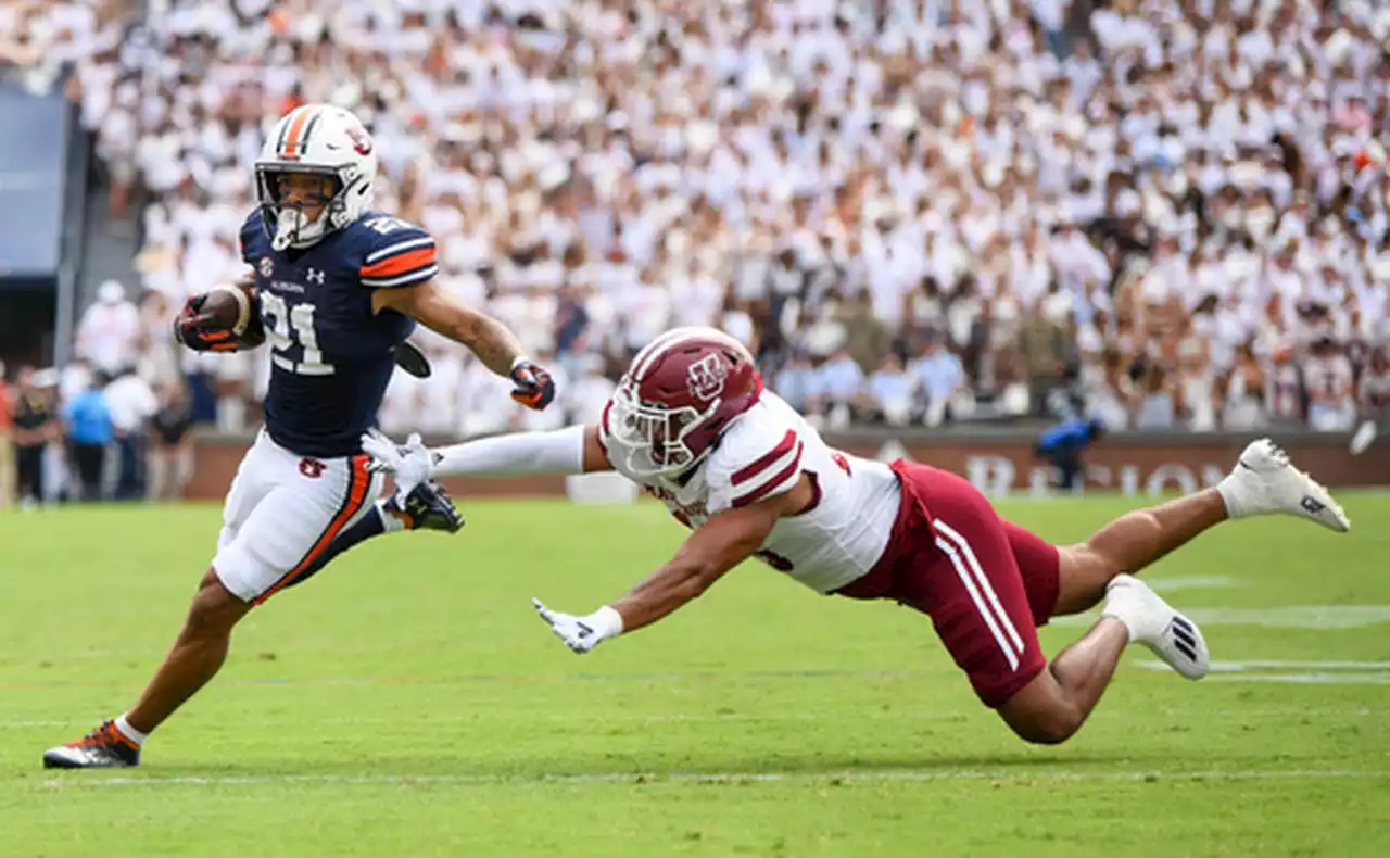 Brian Battie’s addition, Keionte Scott’s improvement boosting Auburn’s special teams