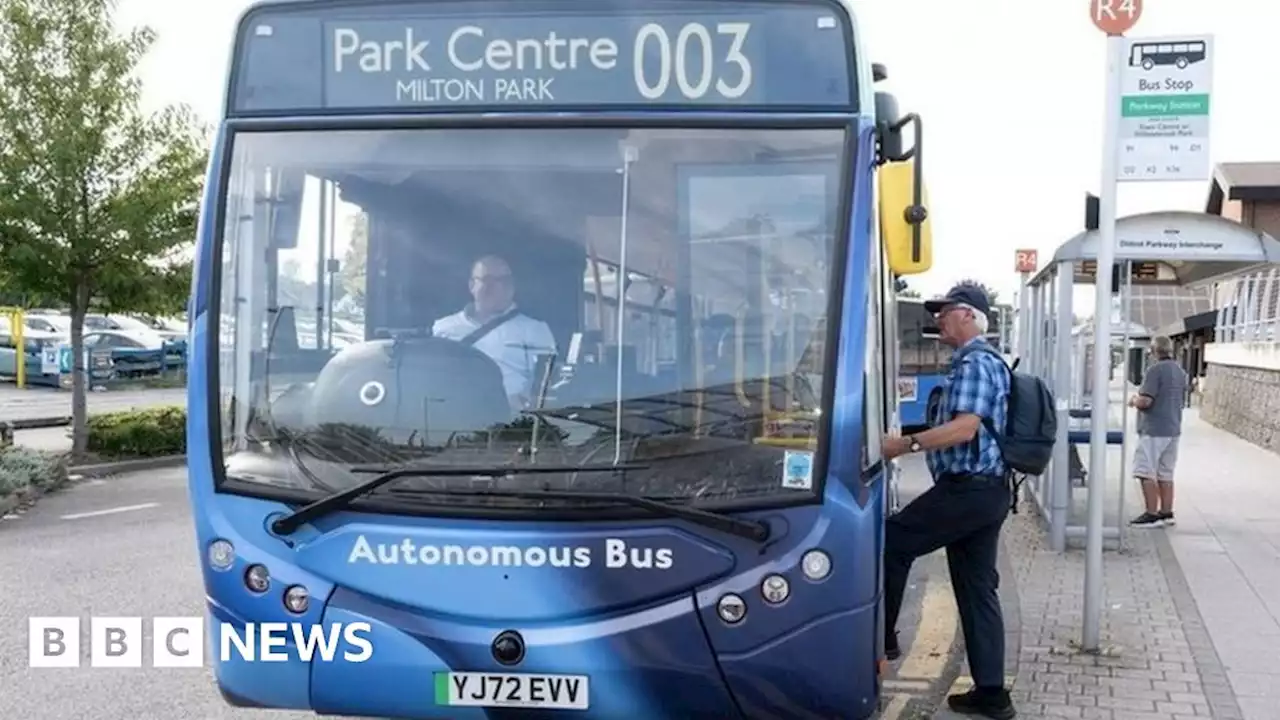 Oxfordshire self-driving single-decker bus begins operating