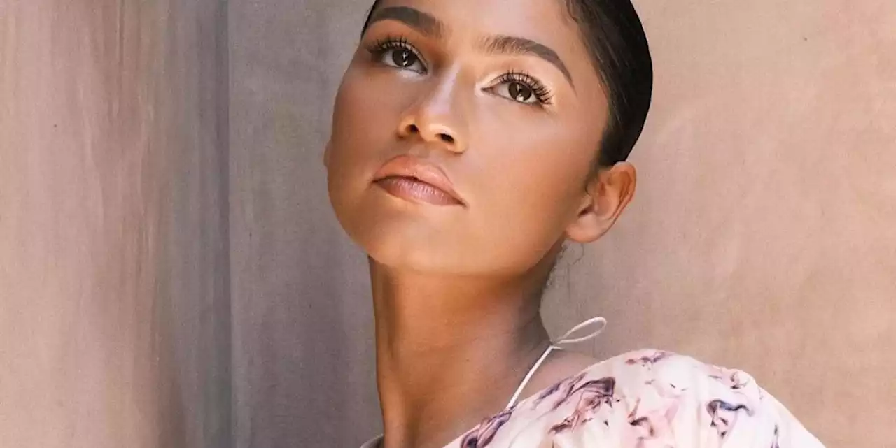 Questo make-up di Zendaya rivela i punti strategici su cui mettere l'illuminante sul viso