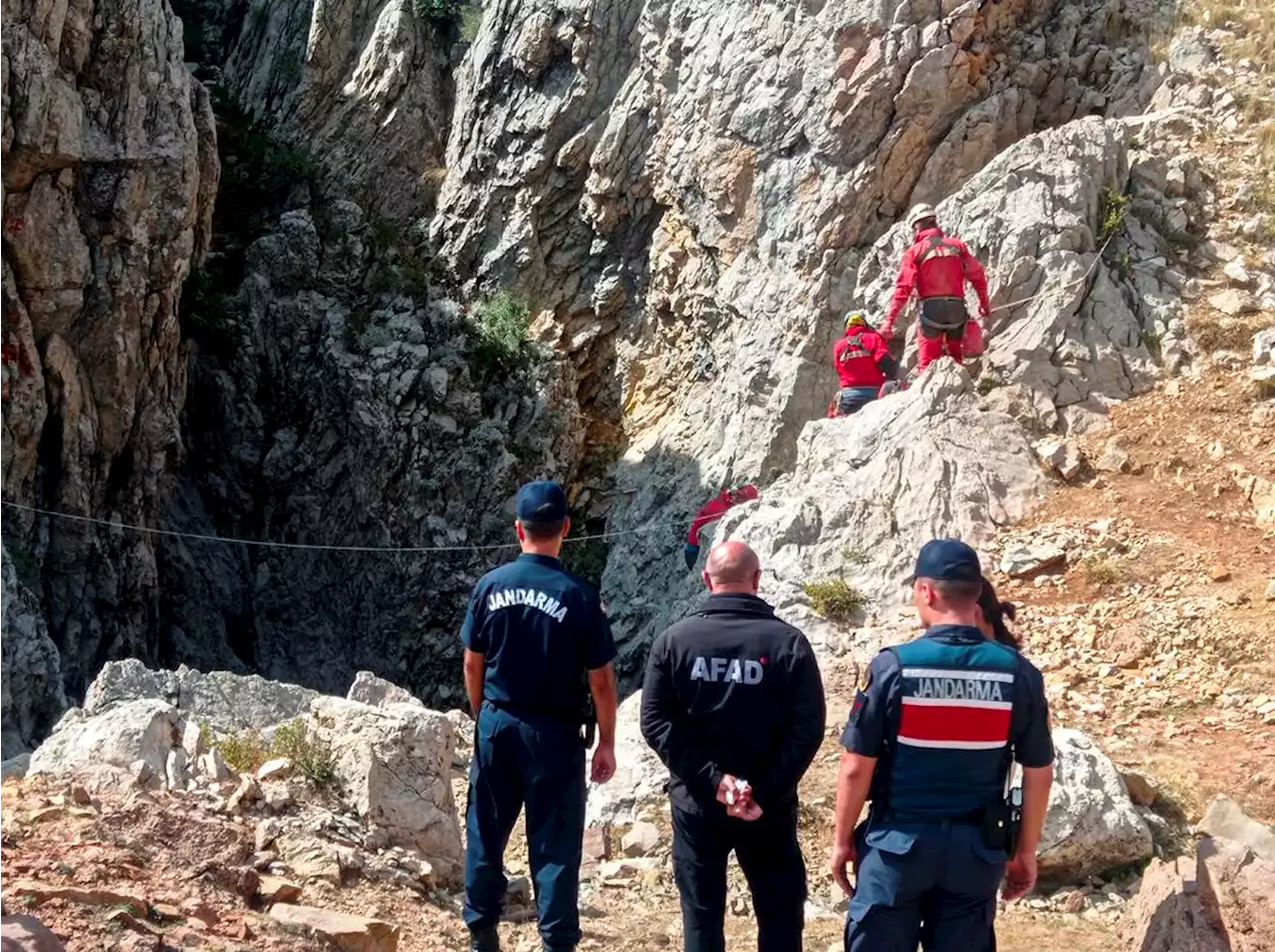 Rescuers may soon try to remove sick American researcher 1 km down in a Turkish cave