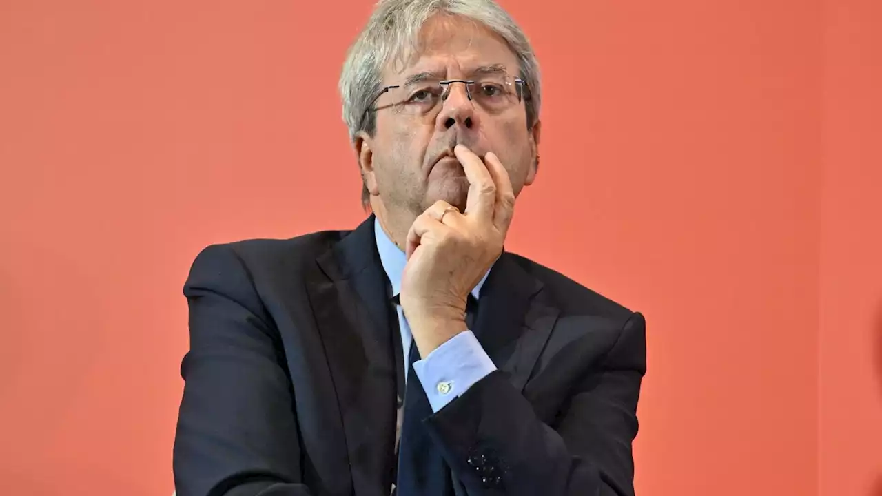 L'Ue difende Gentiloni dagli attacchi di Meloni, Salvini e Tajani: 'Le decisioni della Commissione sono collegiali'