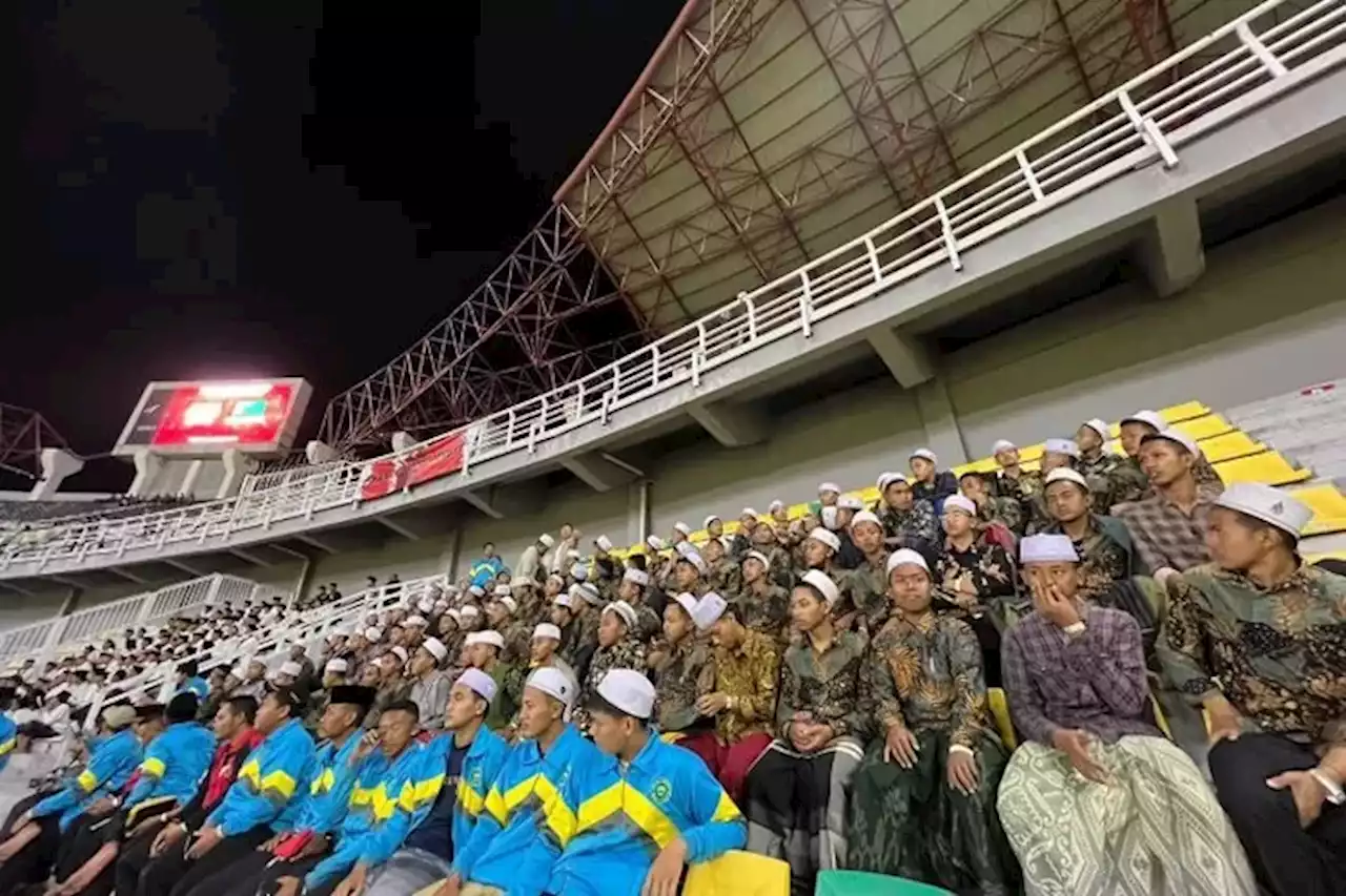 Ribuan Santri Jawa Timur Nonton Langsung Laga Timnas Indonesia vs Turkmenistan