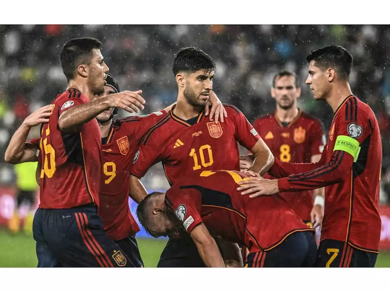 Com três de Morata, Espanha goleia Geórgia e assume vice-liderança do Grupo A das Eliminatórias da Euro