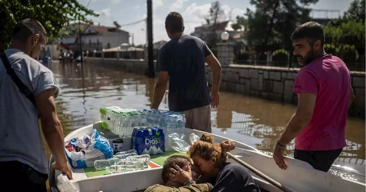 Inondations meurtrières en Grèce: 10 morts, l'opération de sauvetage se poursuit